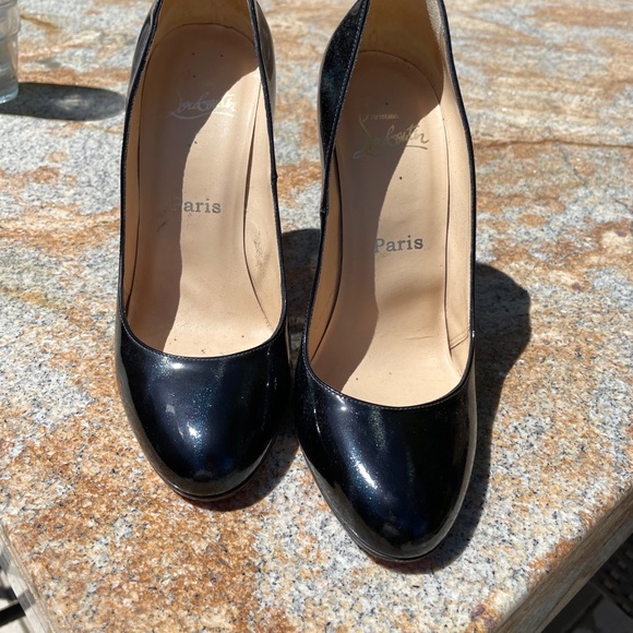 Louboutin patent dark blue heels. Great condition. - Picture 8 of 9